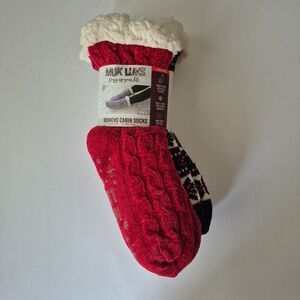 Muk Luks Set of 2 Nonskid Christmas Cabin Socks Womens Shoe Size 5 to 7
